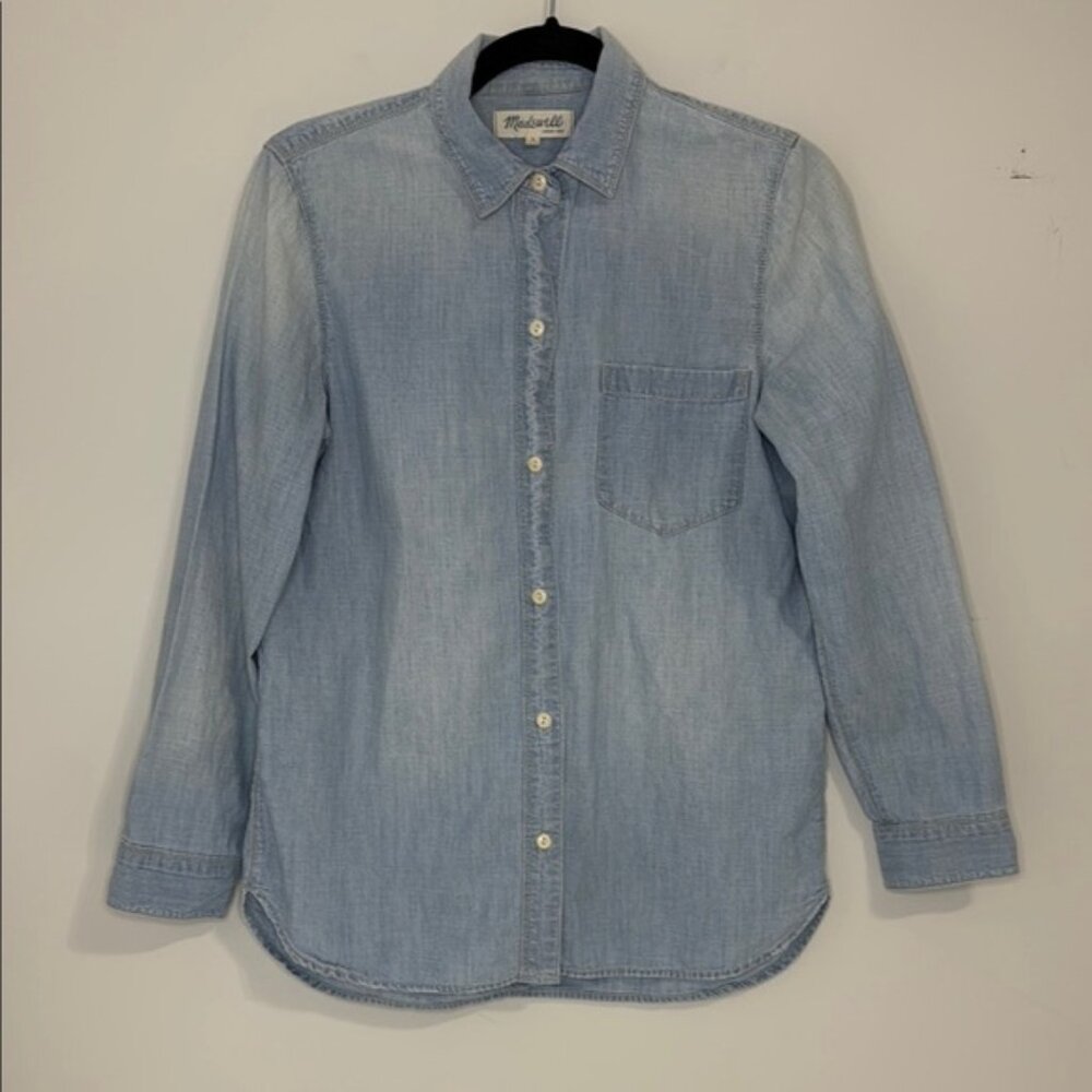 Madewell Light Blue Denim Shirt Long Sleeve Denim Size Small Front left pocket